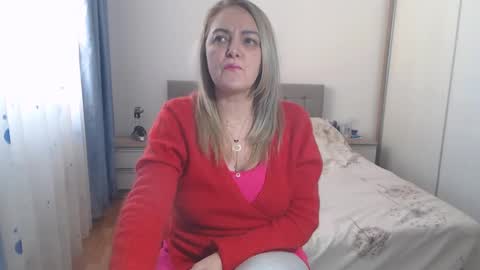 Snapshot of maturediana chatting on 02/25/25, 10:26 maturediana online show from 02/25/25, 10:26