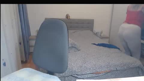 Snapshot of maturediana chatting on 11/27/25, 02:46 maturediana online show from 11/27/25, 02:46