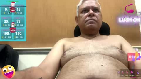 Snapshot of maturedman_44 chatting on 04/08/26, 12:32 DEV online show from 04/08/26, 12:32