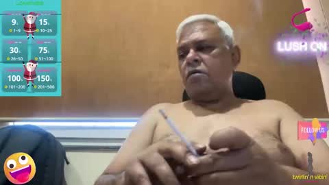 Snapshot of maturedman_44 chatting on 04/11/26, 01:43 DEV online show from 04/11/26, 01:43