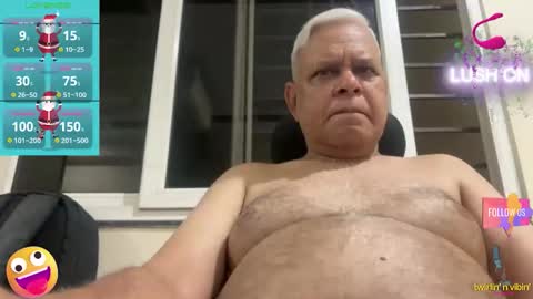 Snapshot of maturedman_44 chatting on 04/19/26, 06:54 DEV online show from 04/19/26, 06:54