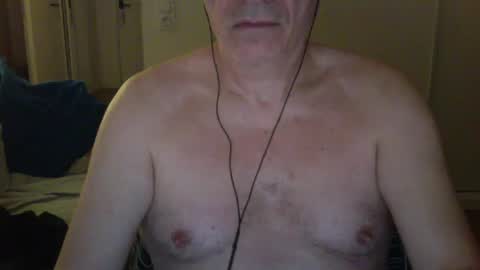 Snapshot of maturehotman chatting on 01/03/25, 05:17 maturehotman online show from 01/03/25, 05:17