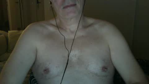 Snapshot of maturehotman chatting on 01/07/25, 06:16 maturehotman online show from 01/07/25, 06:16