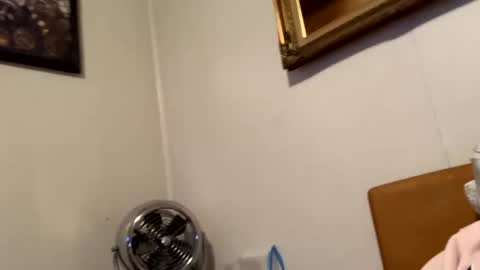 Snapshot of maturejerky chatting on 10/12/25, 06:18 maturejerky online show from 10/12/25, 06:18