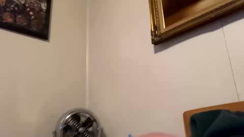 Snapshot of maturejerky chatting on 10/20/25, 09:37 maturejerky online show from 10/20/25, 09:37