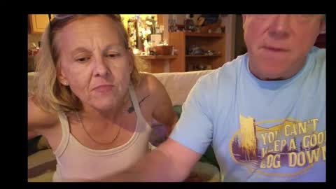 Snapshot of matureluvin chatting on 12/20/25, 05:25 JustUs online show from 12/20/25, 05:25