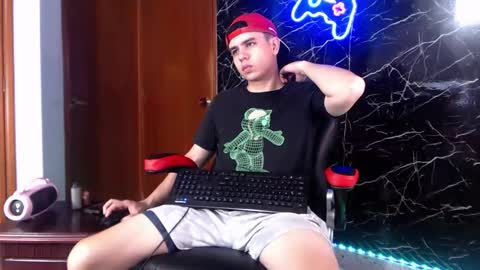 Snapshot of maty_hard chatting on 12/10/24, 07:22 Matias online show from 12/10/24, 07:22