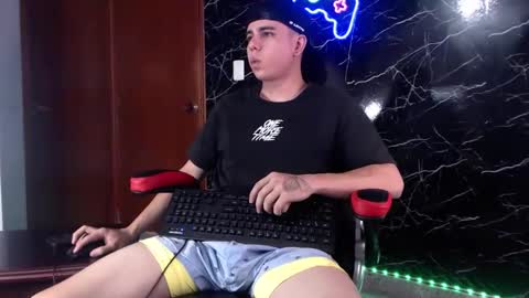 Snapshot of maty_hard chatting on 01/04/25, 03:17 Matias online show from 01/04/25, 03:17