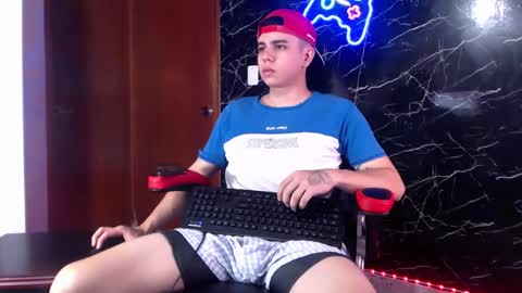 Snapshot of maty_hard chatting on 01/06/25, 02:58 Matias online show from 01/06/25, 02:58