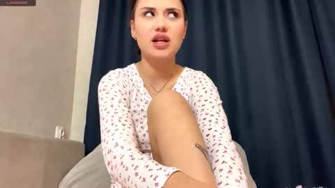 Mia online show from 12/20/25, 02:13