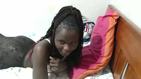 Snapshot of maui_001 chatting on 09/13/25, 02:28 moh online show from 09/13/25, 02:28