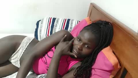 Snapshot of maui_001 chatting on 09/19/25, 03:34 moh online show from 09/19/25, 03:34