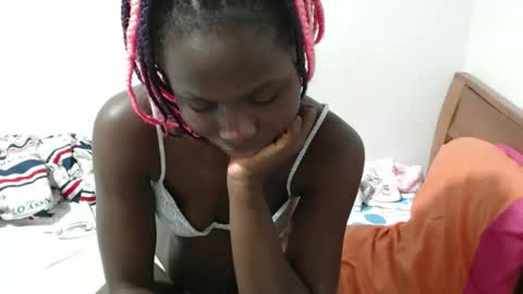 Snapshot of maui_001 chatting on 10/11/25, 11:25 moh online show from 10/11/25, 11:25