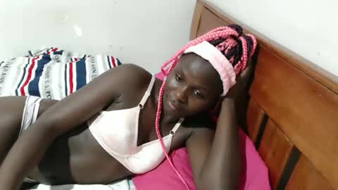 Snapshot of maui_001 chatting on 10/16/25, 09:10 moh online show from 10/16/25, 09:10