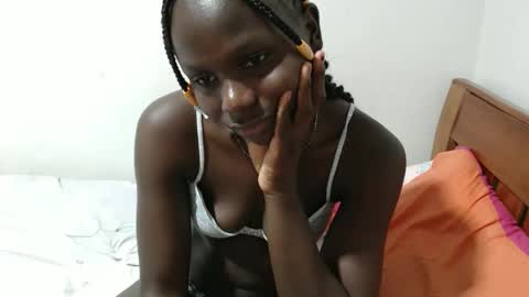 Snapshot of maui_001 chatting on 11/10/25, 11:59 moh online show from 11/10/25, 11:59