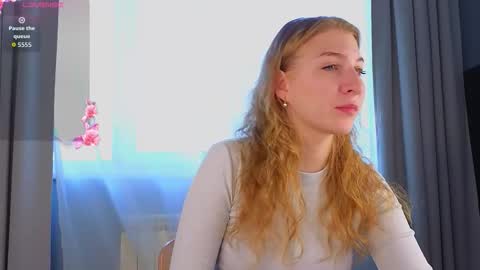 Snapshot of maureencoombs chatting on 09/14/25, 04:22 maureencoombs online show from 09/14/25, 04:22