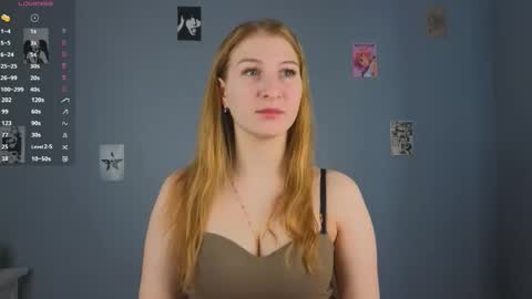 Snapshot of maureencoombs chatting on 10/12/25, 04:22 maureencoombs online show from 10/12/25, 04:22