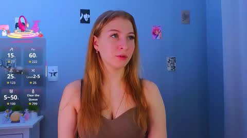 Snapshot of maureencoombs chatting on 10/26/25, 04:18 maureencoombs online show from 10/26/25, 04:18