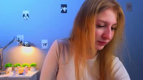 Snapshot of maureencoombs chatting on 11/24/25, 04:12 maureencoombs online show from 11/24/25, 04:12