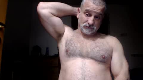 Snapshot of mauro1971 chatting on 03/31/26, 02:24 mauro1971 online show from 03/31/26, 02:24