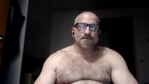 Snapshot of mauro1971 chatting on 04/28/26, 02:27 mauro1971 online show from 04/28/26, 02:27