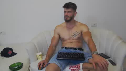 Snapshot of mauro_real_man chatting on 06/25/26, 07:40 mauro_real_man online show from 06/25/26, 07:40