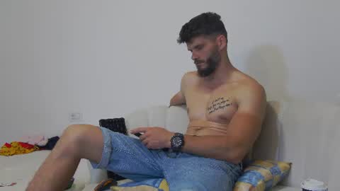 Snapshot of mauro_real_man chatting on 06/26/26, 05:39 mauro_real_man online show from 06/26/26, 05:39