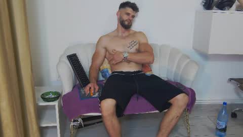 Snapshot of mauro_real_man chatting on 06/29/26, 04:07 mauro_real_man online show from 06/29/26, 04:07