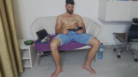 Snapshot of mauro_real_man chatting on 07/04/26, 05:52 mauro_real_man online show from 07/04/26, 05:52
