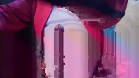 Snapshot of maurodirty chatting on 01/25/25, 07:06 Mauro online show from 01/25/25, 07:06