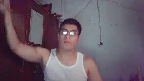 Snapshot of maurodirty chatting on 03/10/25, 12:18 Mauro online show from 03/10/25, 12:18