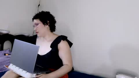 Snapshot of mauroluxandra chatting on 07/15/26, 10:59 mauroluxandra online show from 07/15/26, 10:59