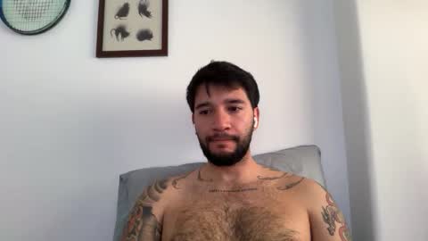 Snapshot of mauuu17 chatting on 10/27/25, 02:43 mauuu17 online show from 10/27/25, 02:43