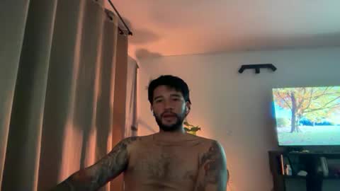 Snapshot of mauuu17 chatting on 10/28/25, 05:22 mauuu17 online show from 10/28/25, 05:22