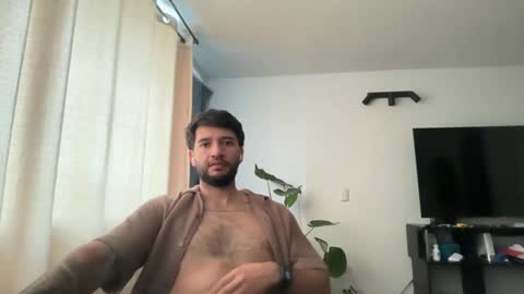 Snapshot of mauuu17 chatting on 10/28/25, 06:10 mauuu17 online show from 10/28/25, 06:10