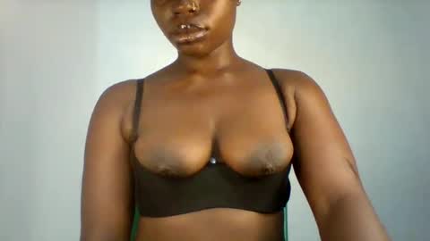 Snapshot of maverlous_pussy900 chatting on 02/15/26, 03:20 Maverlous pussy online show from 02/15/26, 03:20