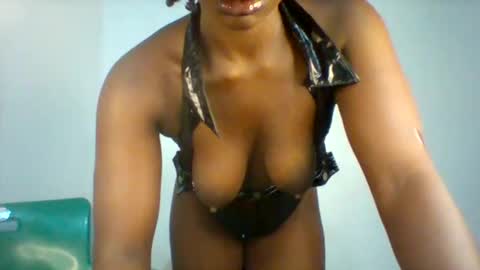 Snapshot of maverlous_pussy900 chatting on 02/19/26, 01:45 Maverlous pussy online show from 02/19/26, 01:45