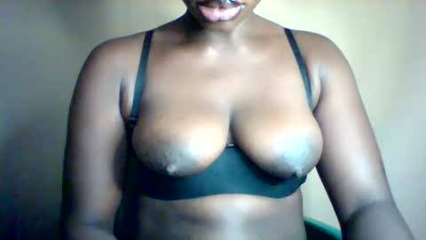 Snapshot of maverlous_pussy900 chatting on 03/07/26, 06:54 Maverlous pussy online show from 03/07/26, 06:54