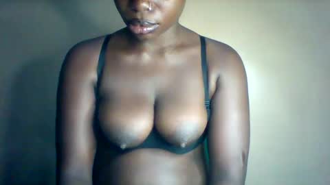 Snapshot of maverlous_pussy900 chatting on 04/16/26, 01:17 Maverlous pussy online show from 04/16/26, 01:17