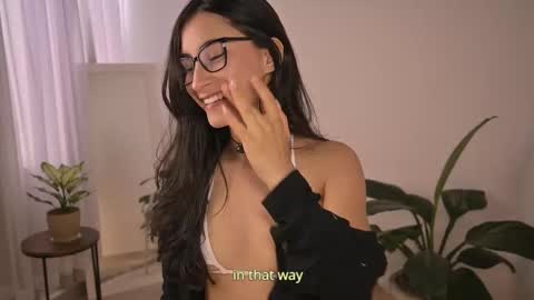 Snapshot of mavii__ chatting on 10/05/25, 05:55 Maria Victoria Schedule 2pm until 9pm GMT-5 online show from 10/05/25, 05:55