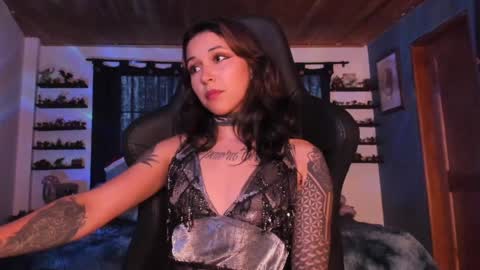 Snapshot of mavis_fuentes chatting on 12/27/24, 10:48 Hilary online show from 12/27/24, 10:48