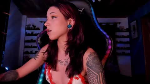 Snapshot of mavis_fuentes chatting on 02/13/25, 11:47 Hilary online show from 02/13/25, 11:47