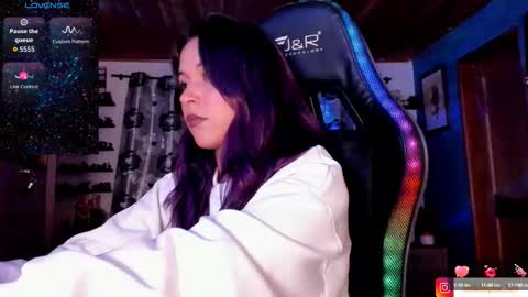 Snapshot of mavis_fuentes chatting on 10/14/25, 11:49 Hilary online show from 10/14/25, 11:49