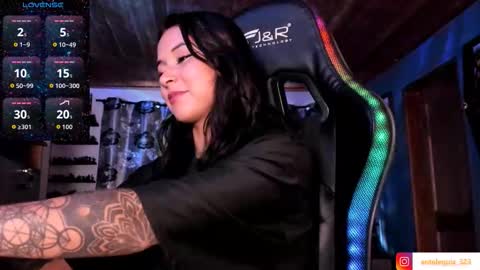 Snapshot of mavis_fuentes chatting on 11/11/25, 09:26 Hilary online show from 11/11/25, 09:26