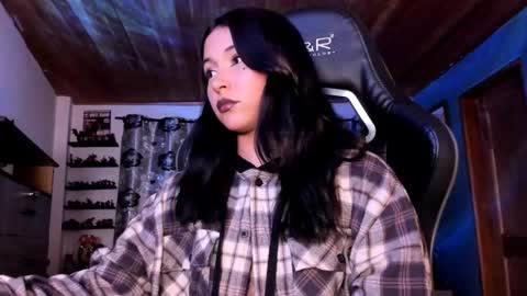 Snapshot of mavis_fuentes chatting on 11/16/25, 10:48 Hilary online show from 11/16/25, 10:48