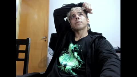 Snapshot of mavis_sf chatting on 04/20/26, 11:39 Zero online show from 04/20/26, 11:39