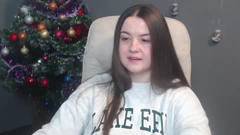 MavkaCute online show from 12/17/25, 07:09