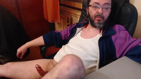 Snapshot of max818k chatting on 12/08/24, 03:13 Max online show from 12/08/24, 03:13