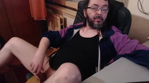 Snapshot of max818k chatting on 12/25/24, 08:07 Max online show from 12/25/24, 08:07