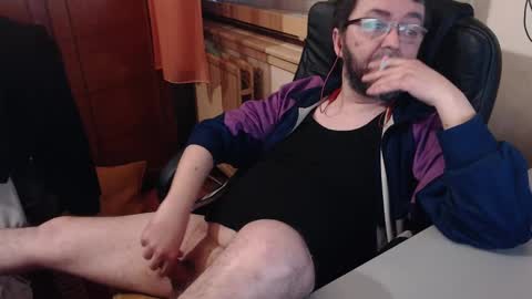 Snapshot of max818k chatting on 12/31/24, 07:10 Max online show from 12/31/24, 07:10